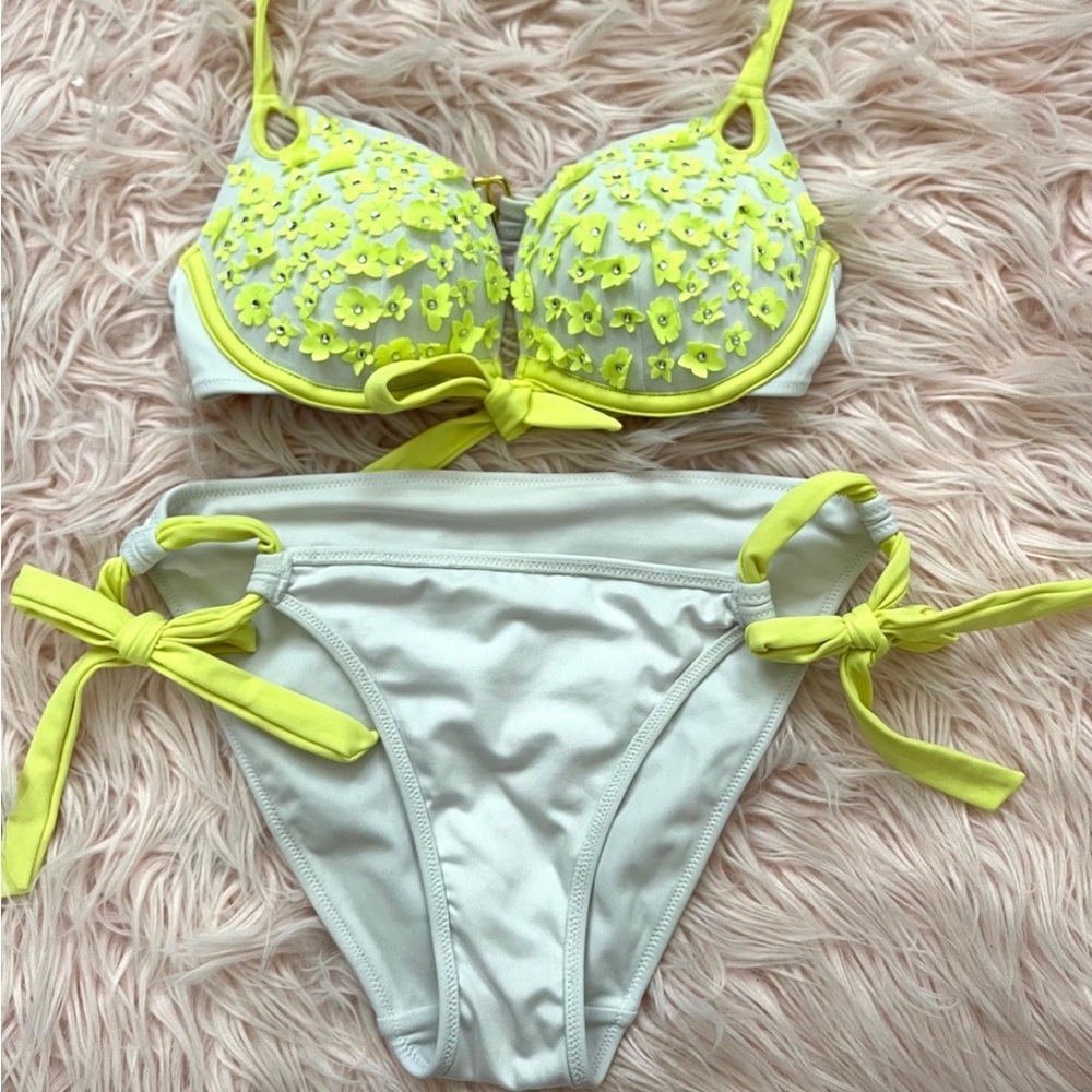 Victoria's Secret Bikini set